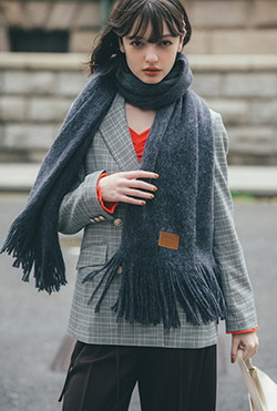 LOOK04